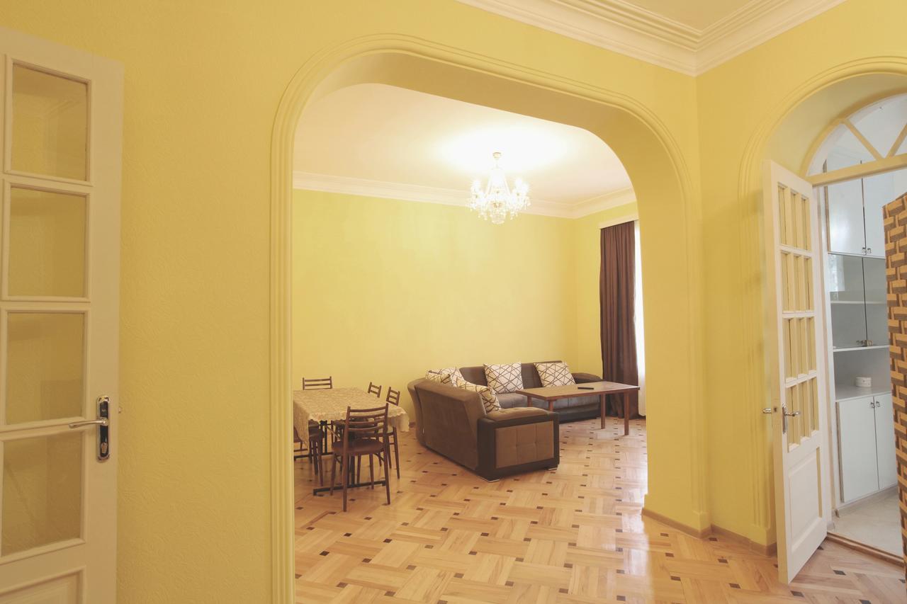 Apartment At Stalin House Tbilisi Exteriör bild