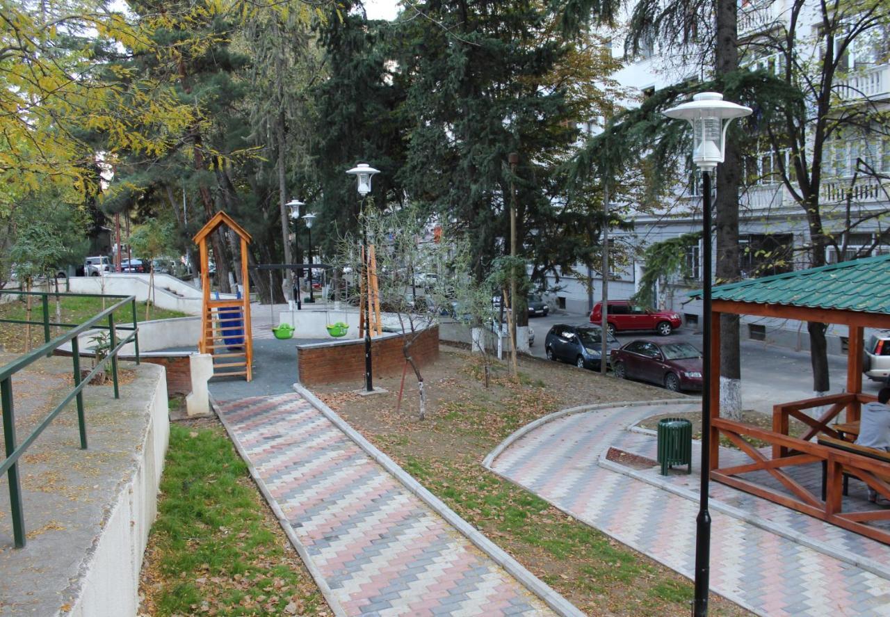 Apartment At Stalin House Tbilisi Exteriör bild